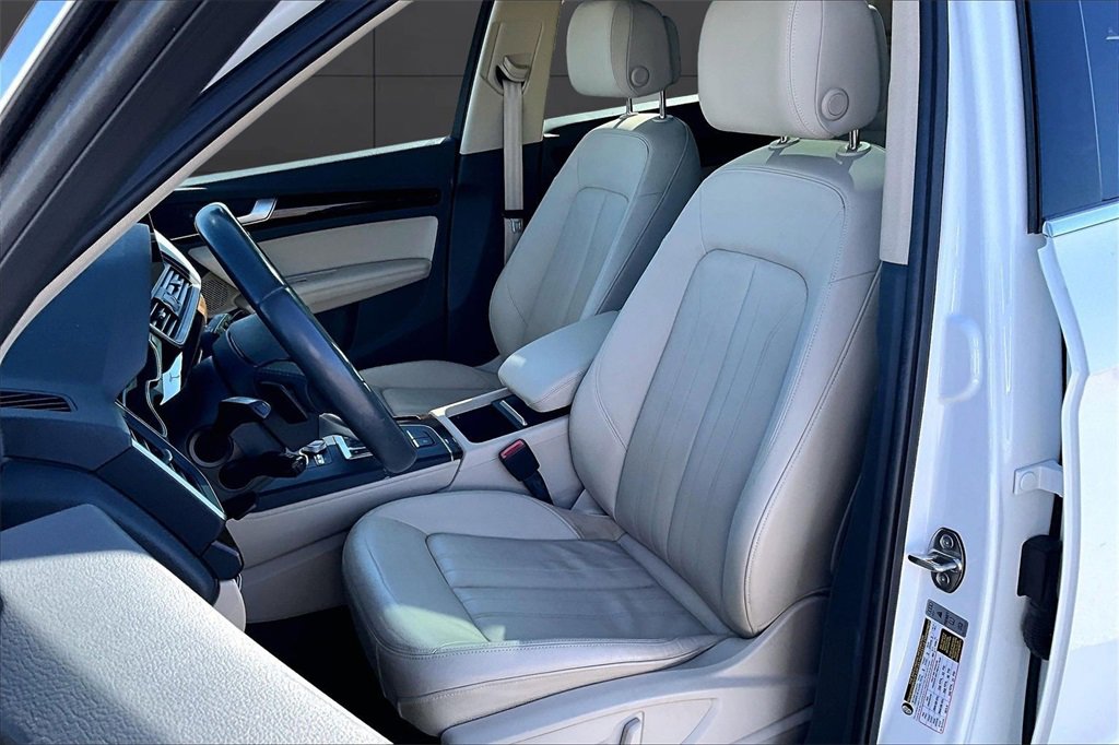 Used 2020 Audi Q5 2.0T Premium Plus image 2