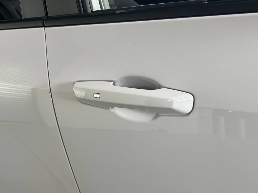 Used 2025 Chevrolet Equinox LT FWD image 31