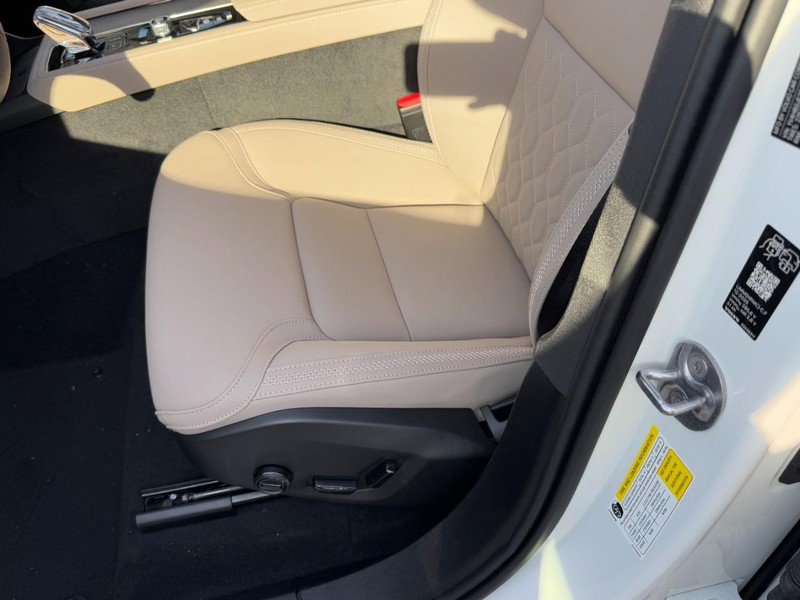New 2026 Volvo XC90 T8 Plus w/ Protection Package image 15