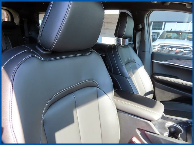 New 2026 Jeep Grand Cherokee L Limited image 9