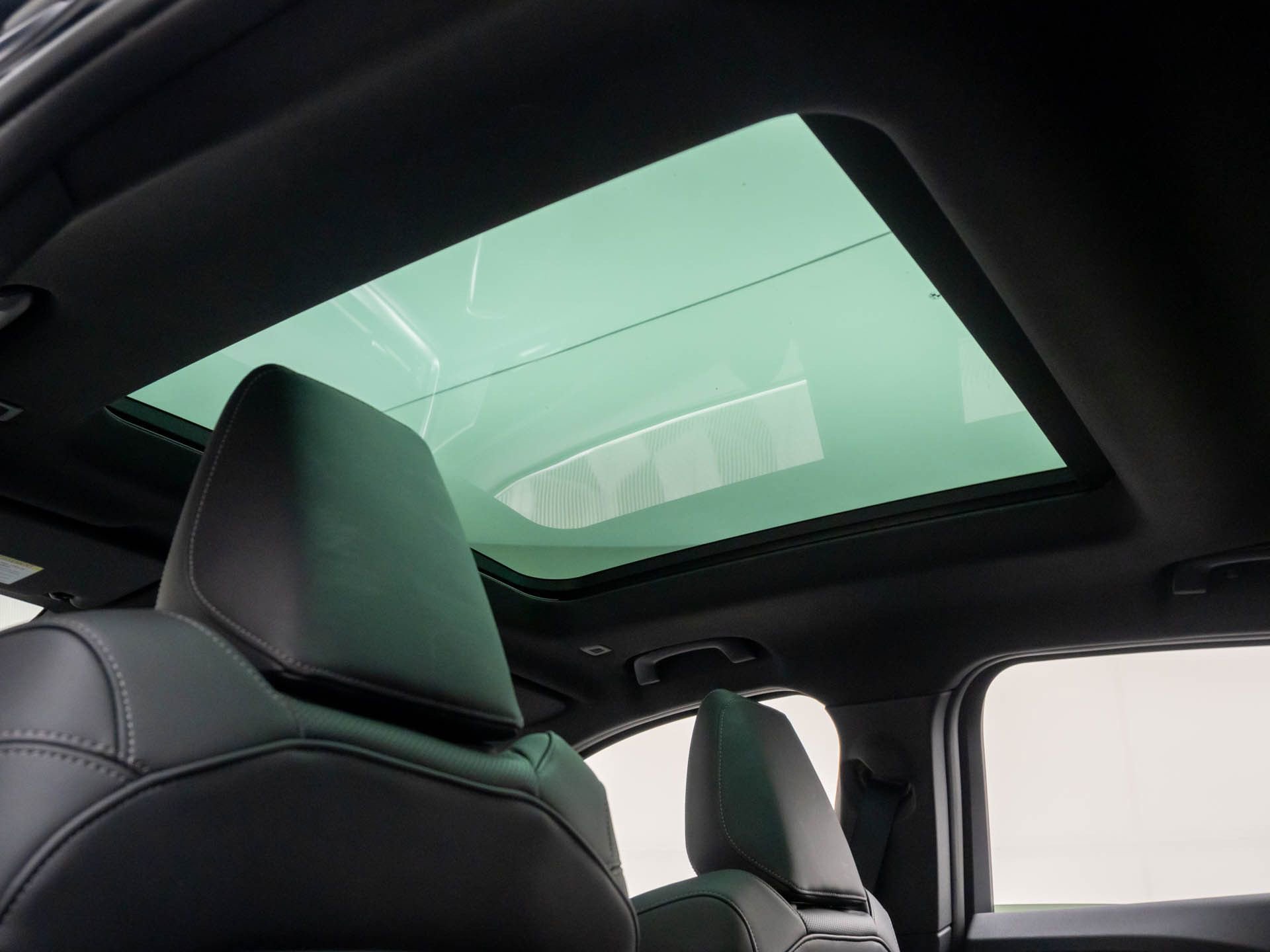 Certified 2025 BMW X2 xDrive28i w/ Premium Package image 19