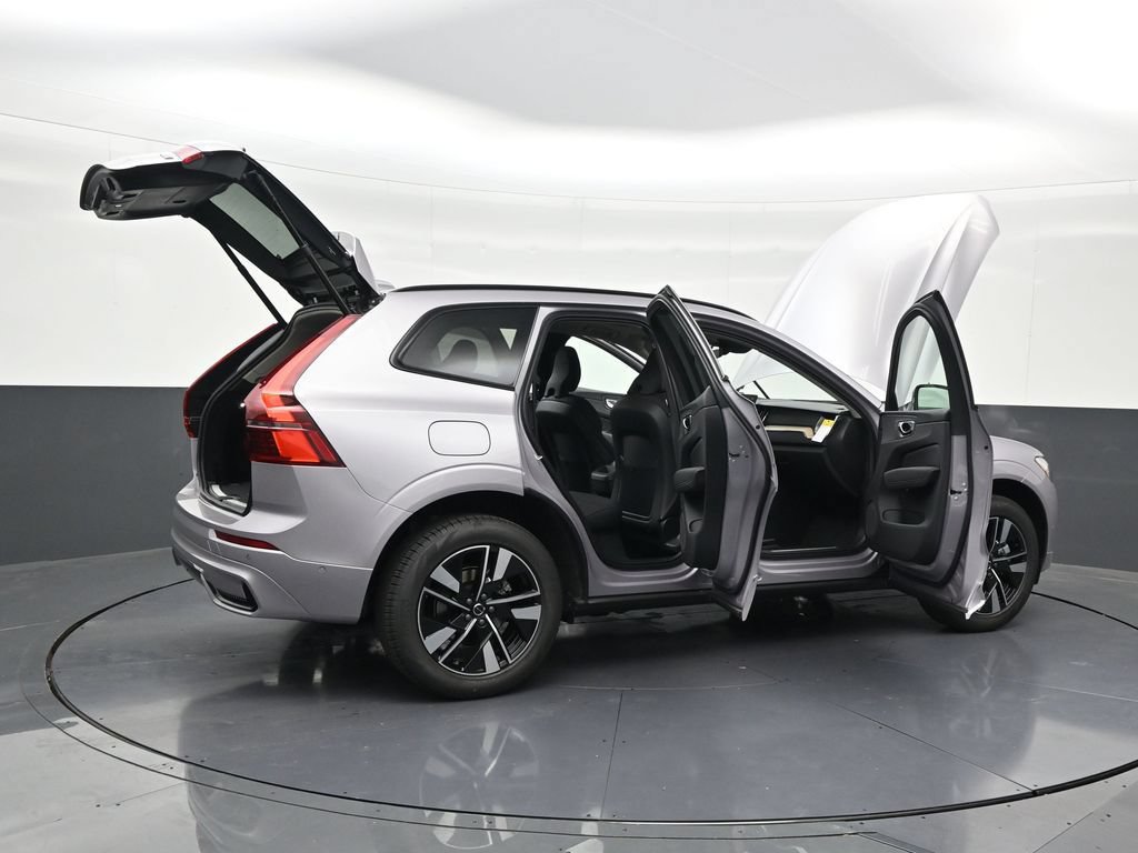 New 2026 Volvo XC60 B5 Plus AWD/4WD image 29