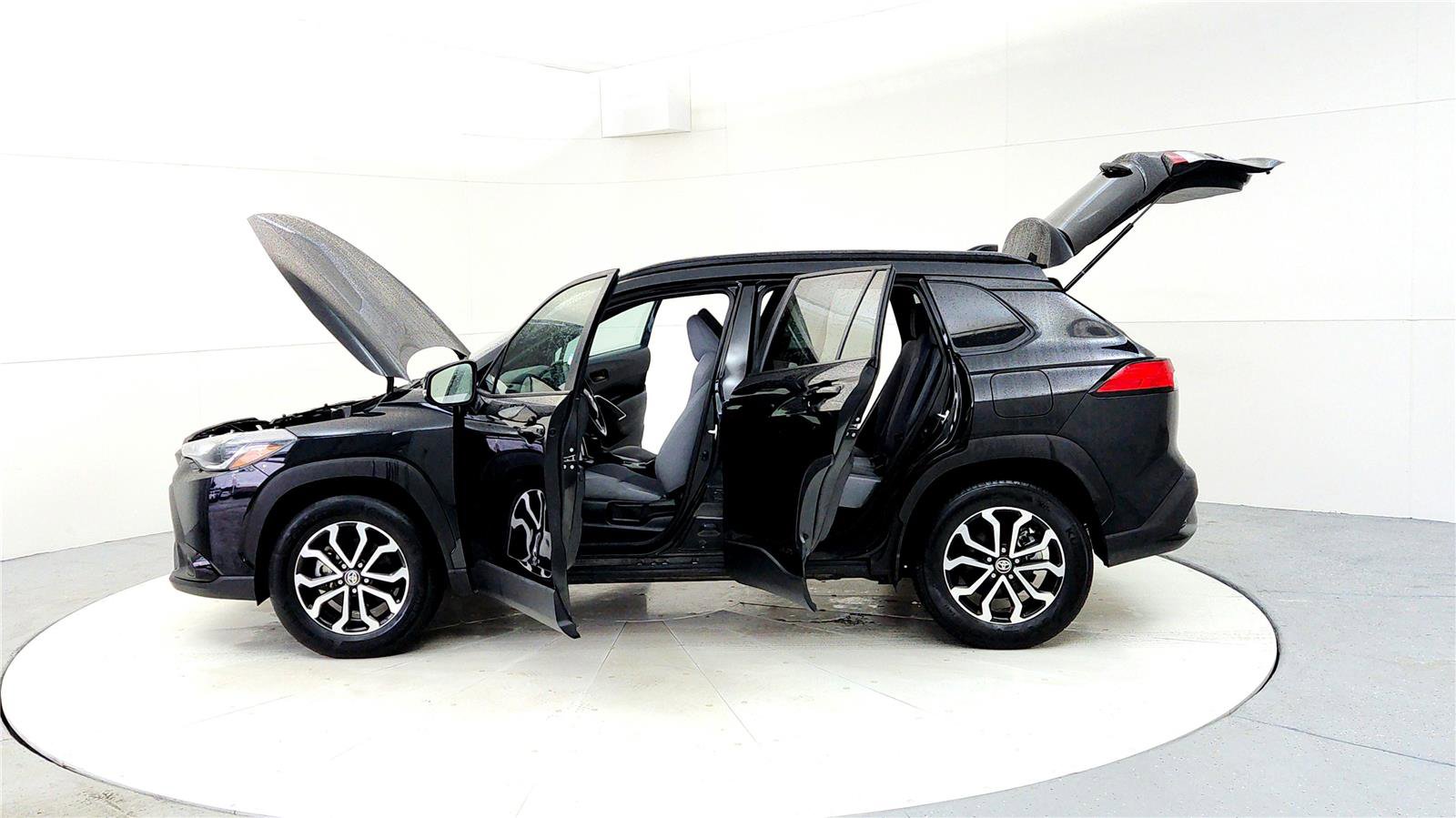 Certified 2024 Toyota Corolla Cross SE w/ Moonroof Package image 10