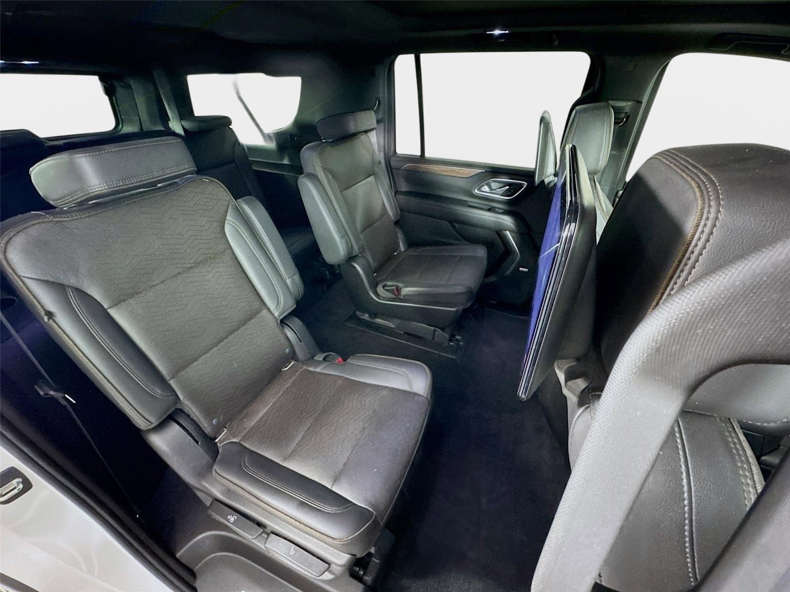 Used 2021 Chevrolet Suburban High Country w/ Premium Package AWD/4WD image 30