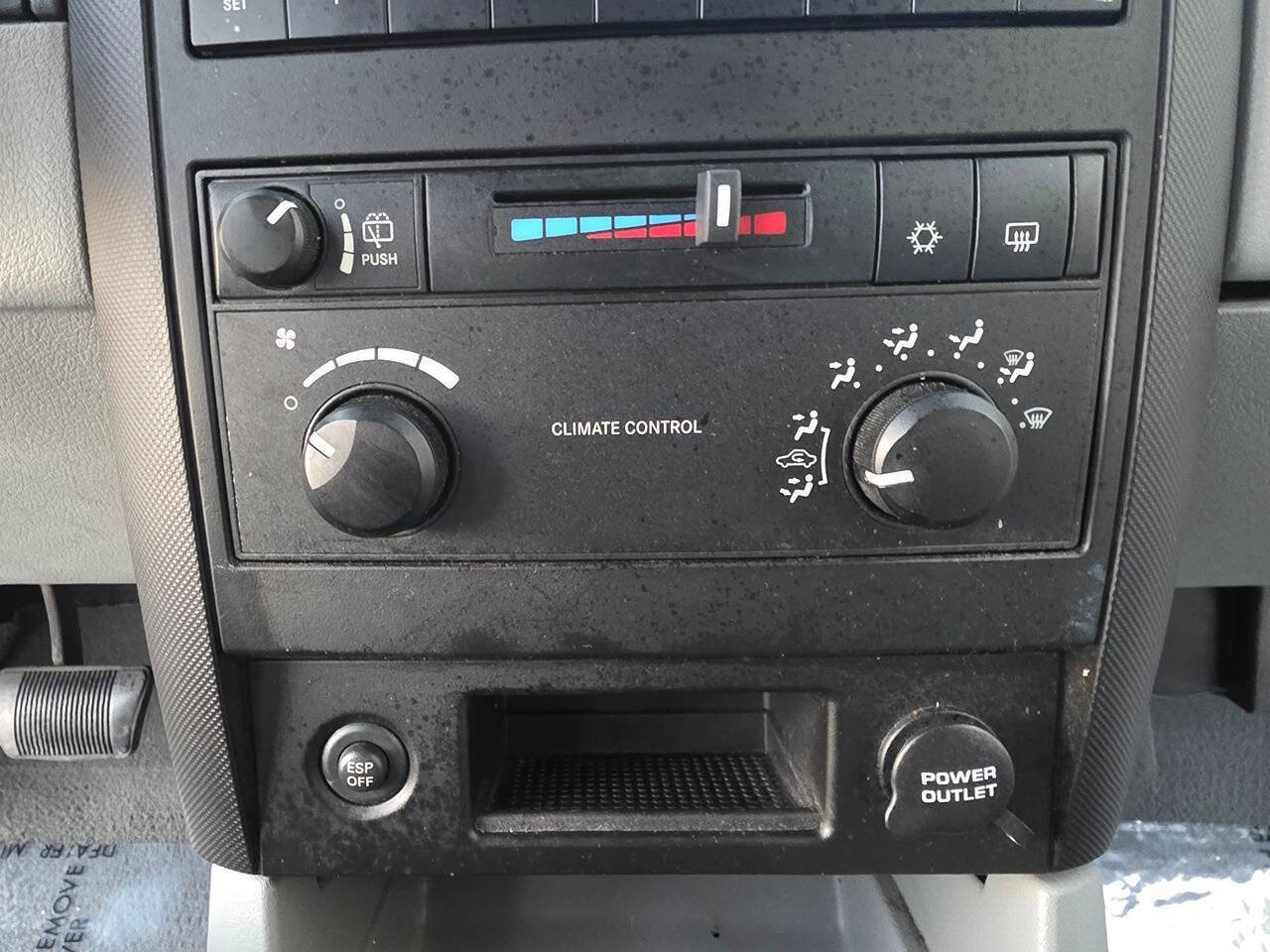 Used 2008 Dodge Durango SXT image 38