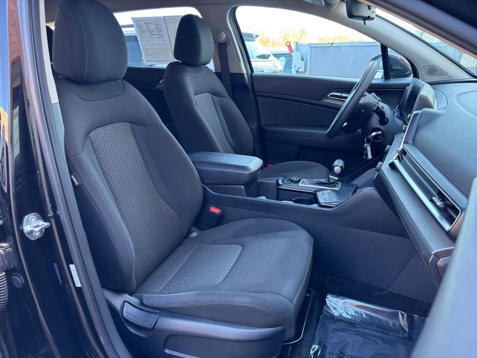 Used 2025 Kia Sportage LX FWD image 35
