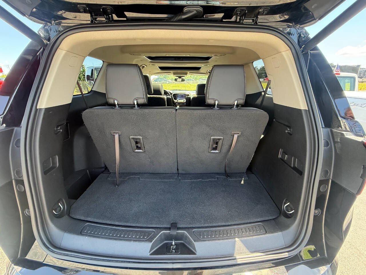 Used 2019 GMC Acadia Denali w/ Technology Package FWD image 11