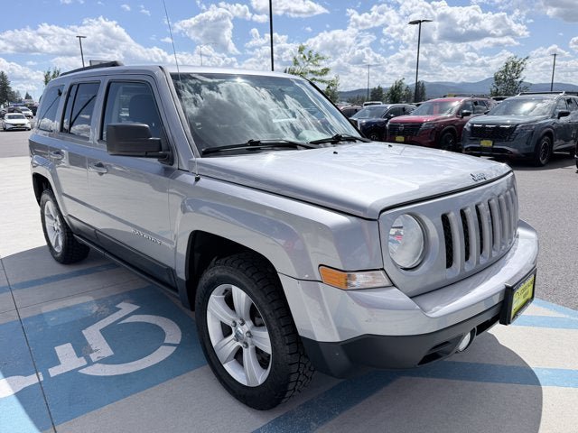 Used 2017 Jeep Patriot Latitude AWD/4WD image 3