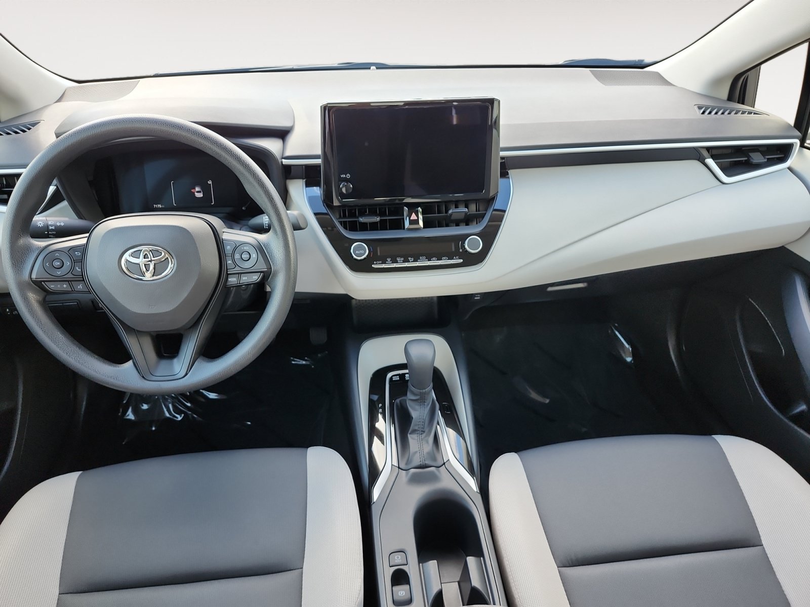 Used 2026 Toyota Corolla LE FWD image 11