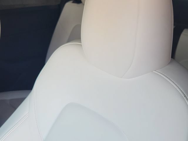 Used 2025 Tesla Model Y Long Range AWD/4WD image 18
