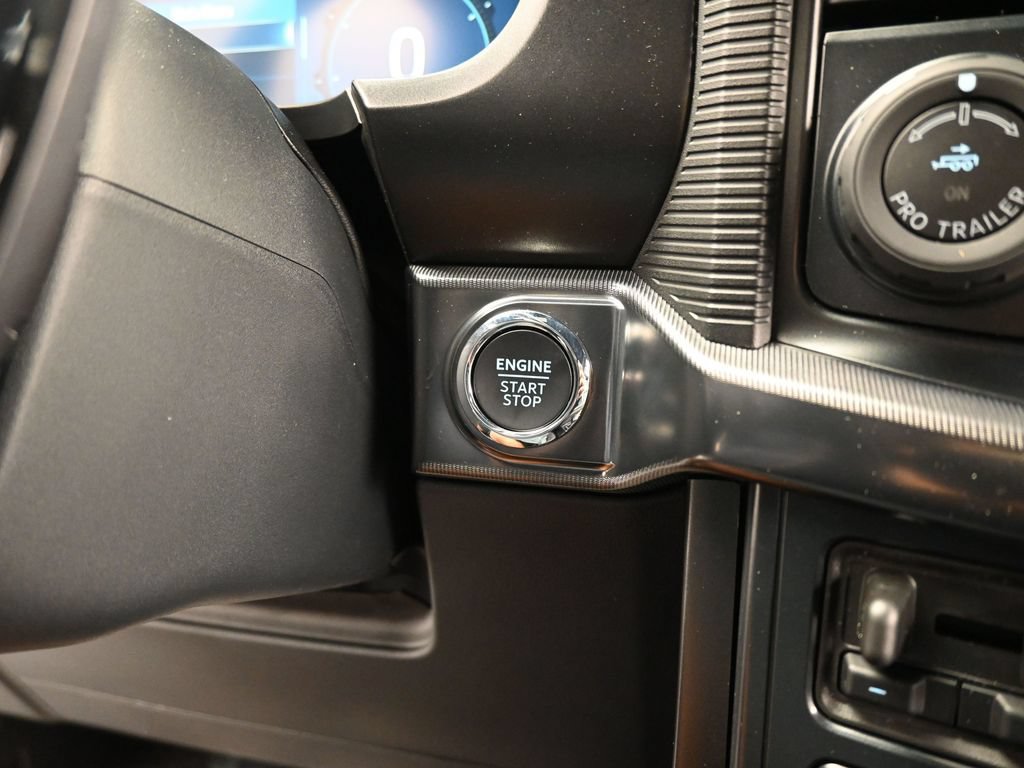 Used 2025 Ford F150 Raptor AWD/4WD image 16