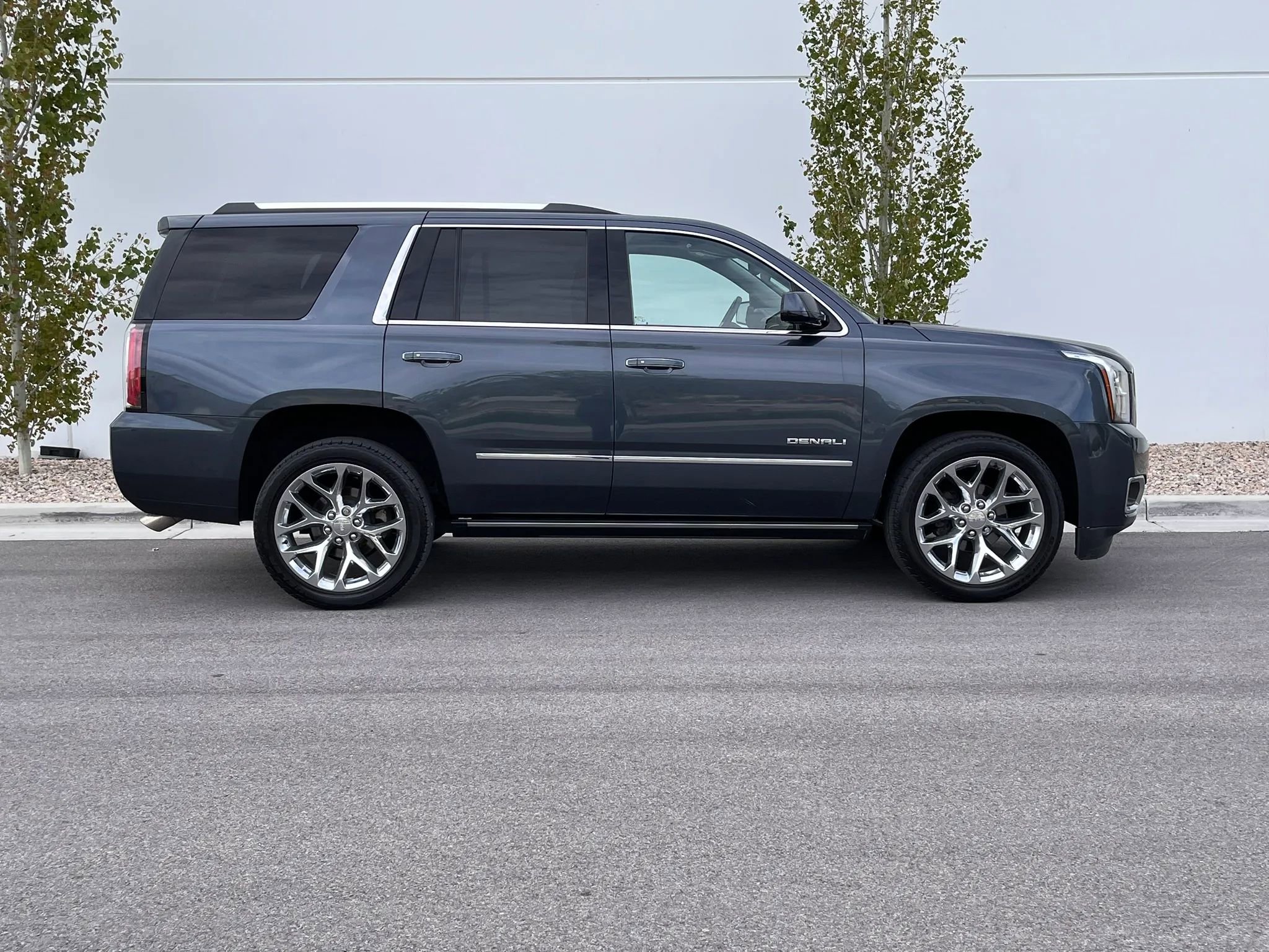 Used 2020 GMC Yukon Denali w/ Denali Ultimate Package image 3