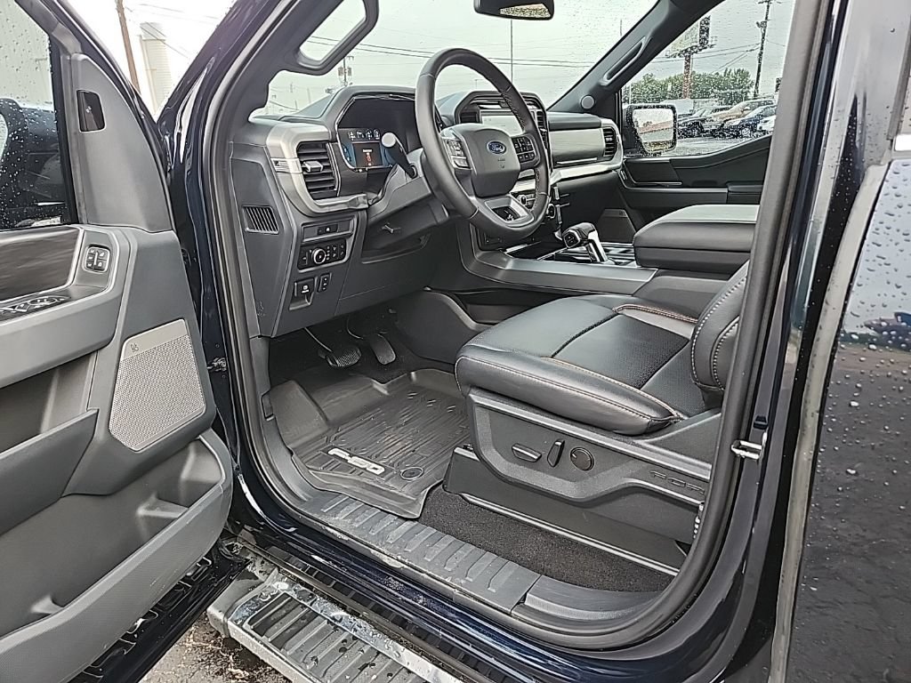 Used 2025 Ford F150 Lariat w/ Equipment Group 501A Mid AWD/4WD image 29