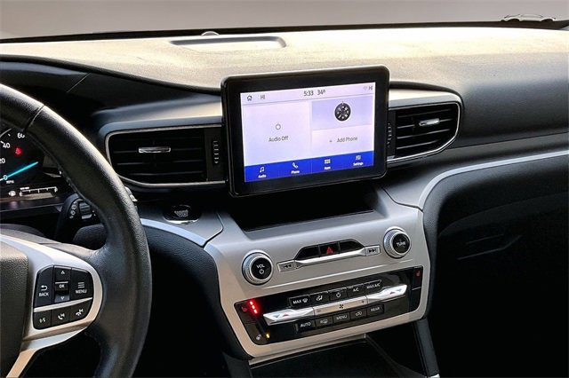 Used 2022 Ford Explorer XLT w/ Equipment Group 202A image 9