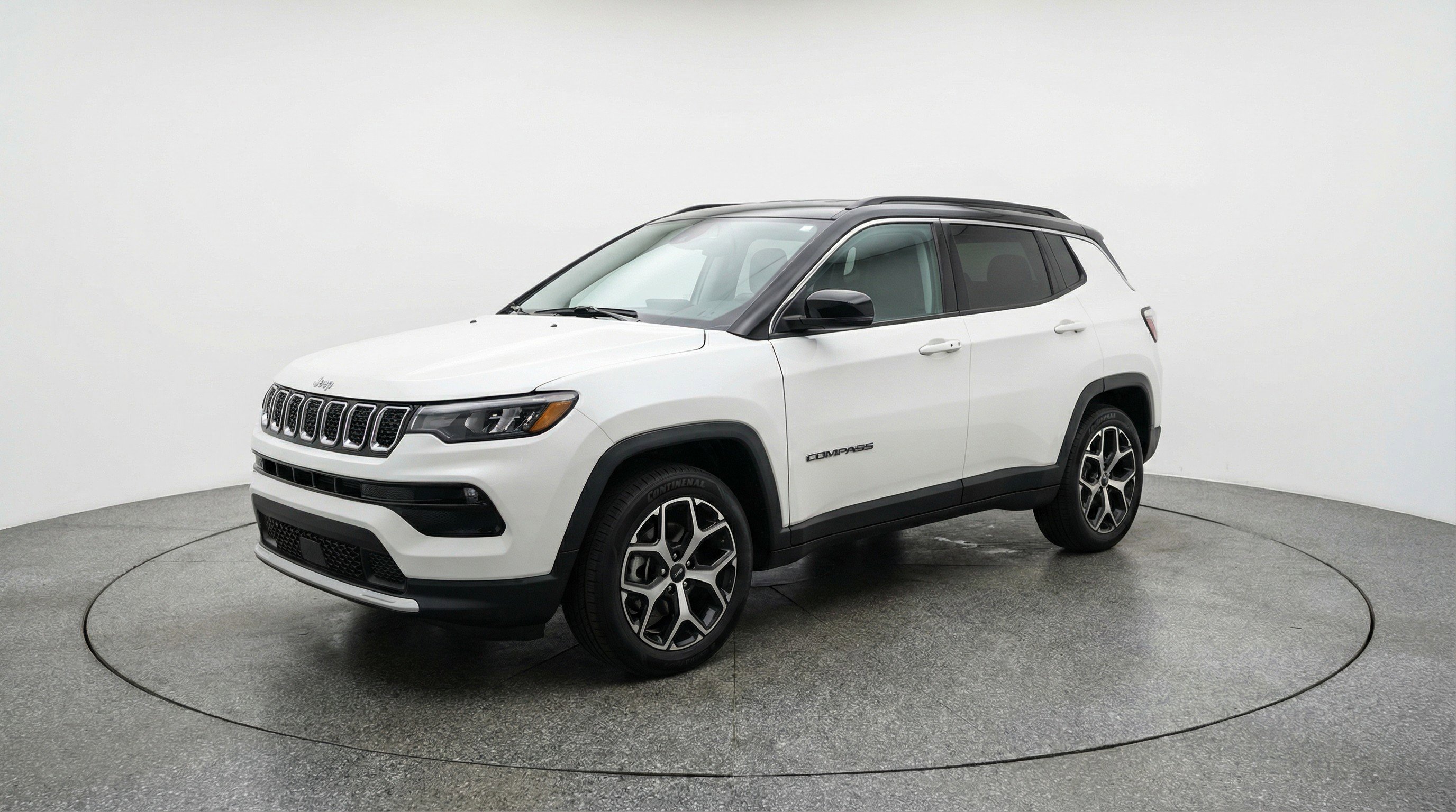 Used 2025 Jeep Compass Limited AWD/4WD image 3