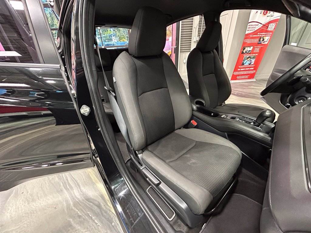 Used 2019 Honda HR-V Sport image 4