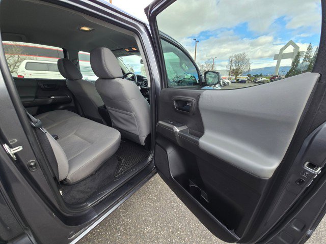 Used 2020 Toyota Tacoma SR5 AWD/4WD image 14