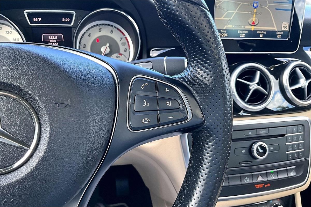 Used 2015 Mercedes-Benz CLA 250 image 12