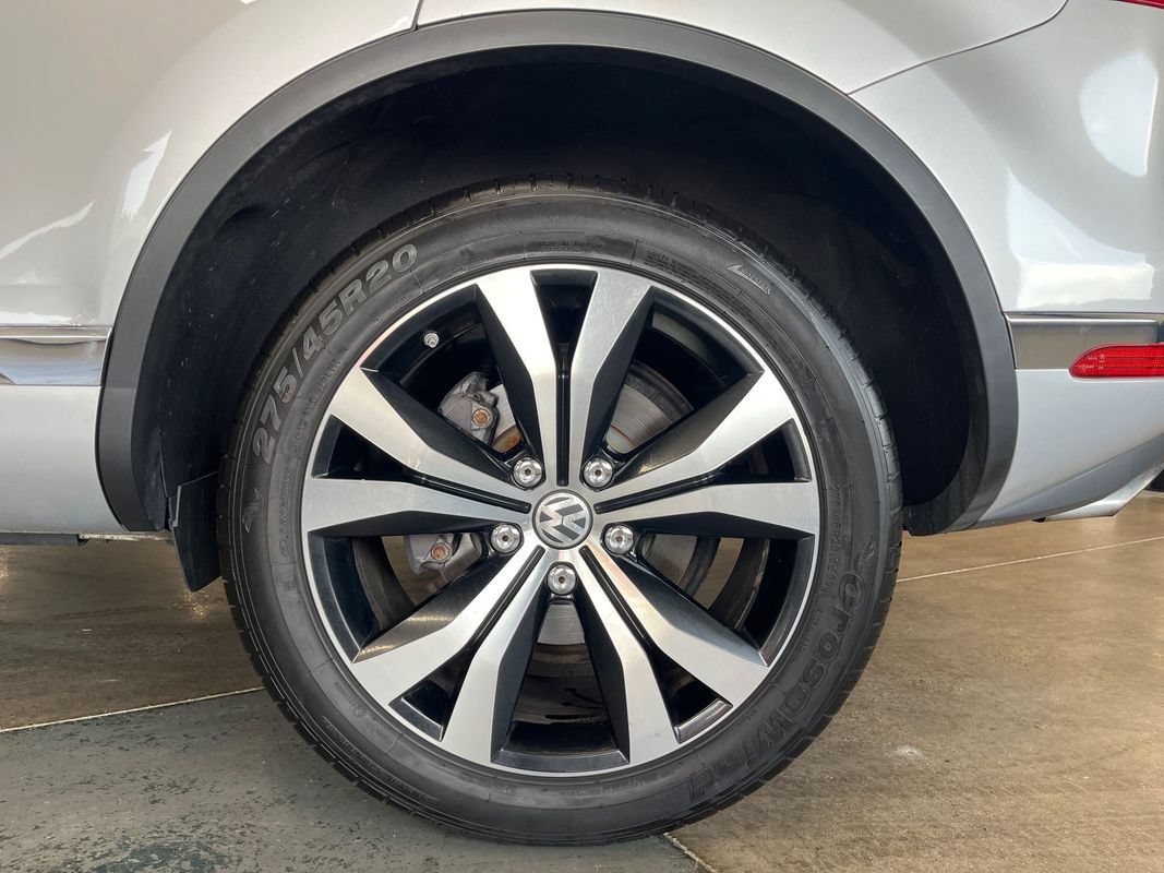Used 2017 Volkswagen Touareg Wolfsburg Edition AWD/4WD image 31