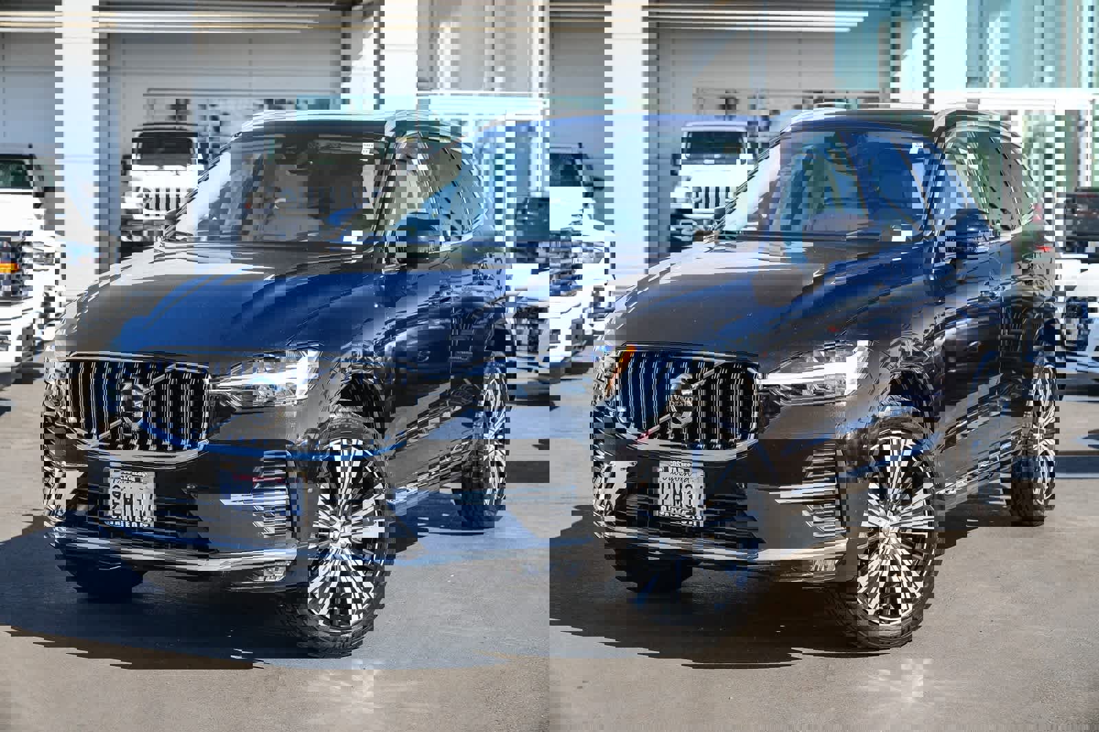 Used 2023 Volvo XC60 B5 Ultimate image 1