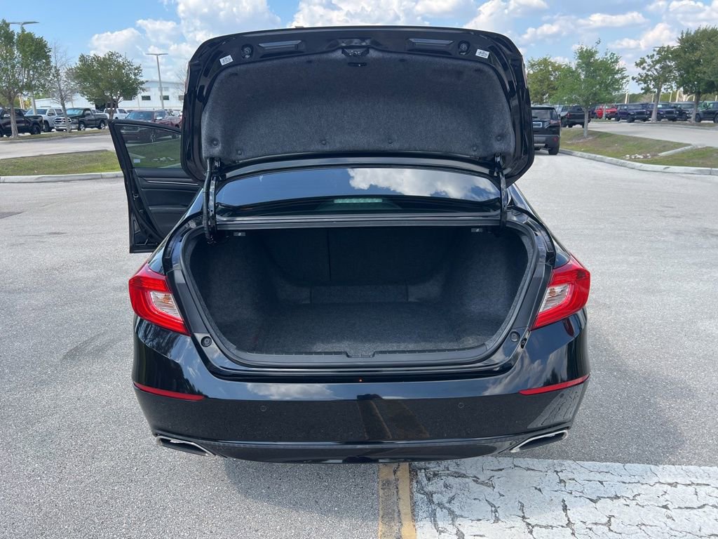 Used 2018 Honda Accord Touring image 26
