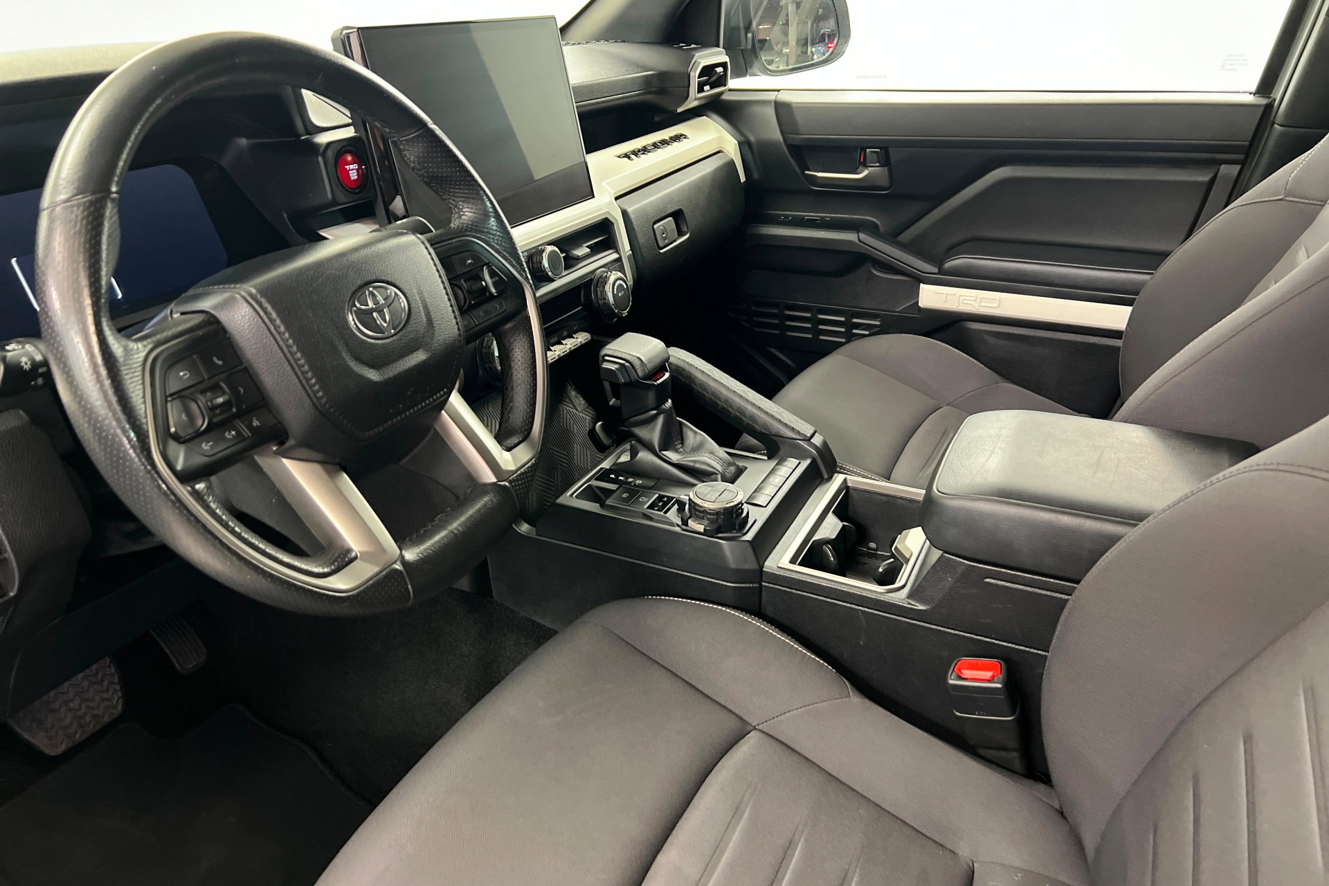 Used 2024 Toyota Tacoma TRD Off-Road AWD/4WD image 16