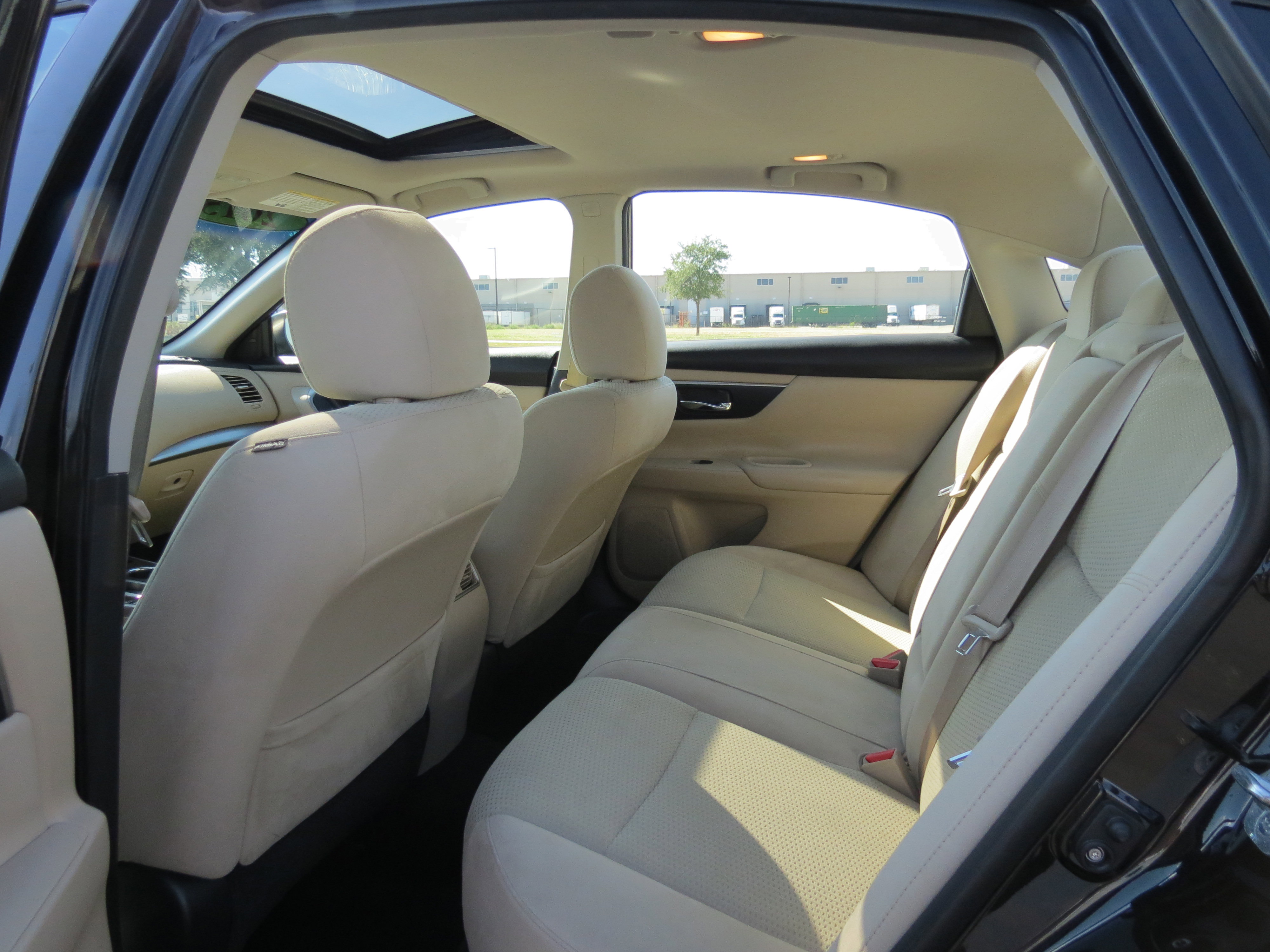 Used 2015 Nissan Altima 2.5 SV w/ Convenience Package image 32