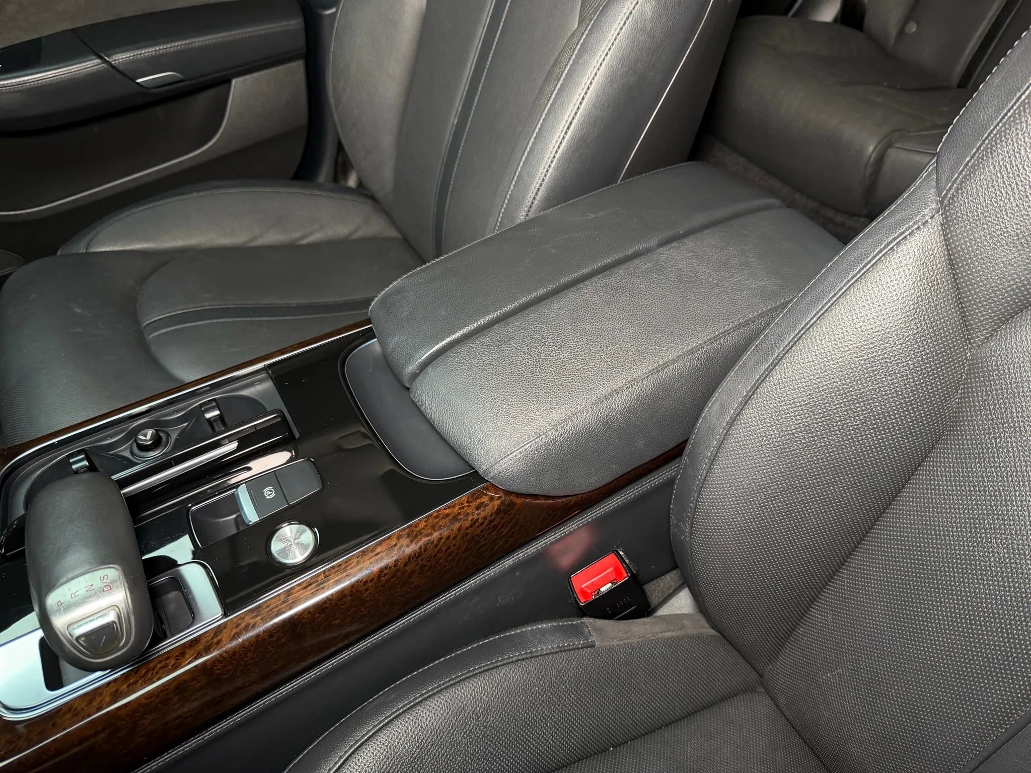Used 2012 Audi A8 L 4.2 image 40