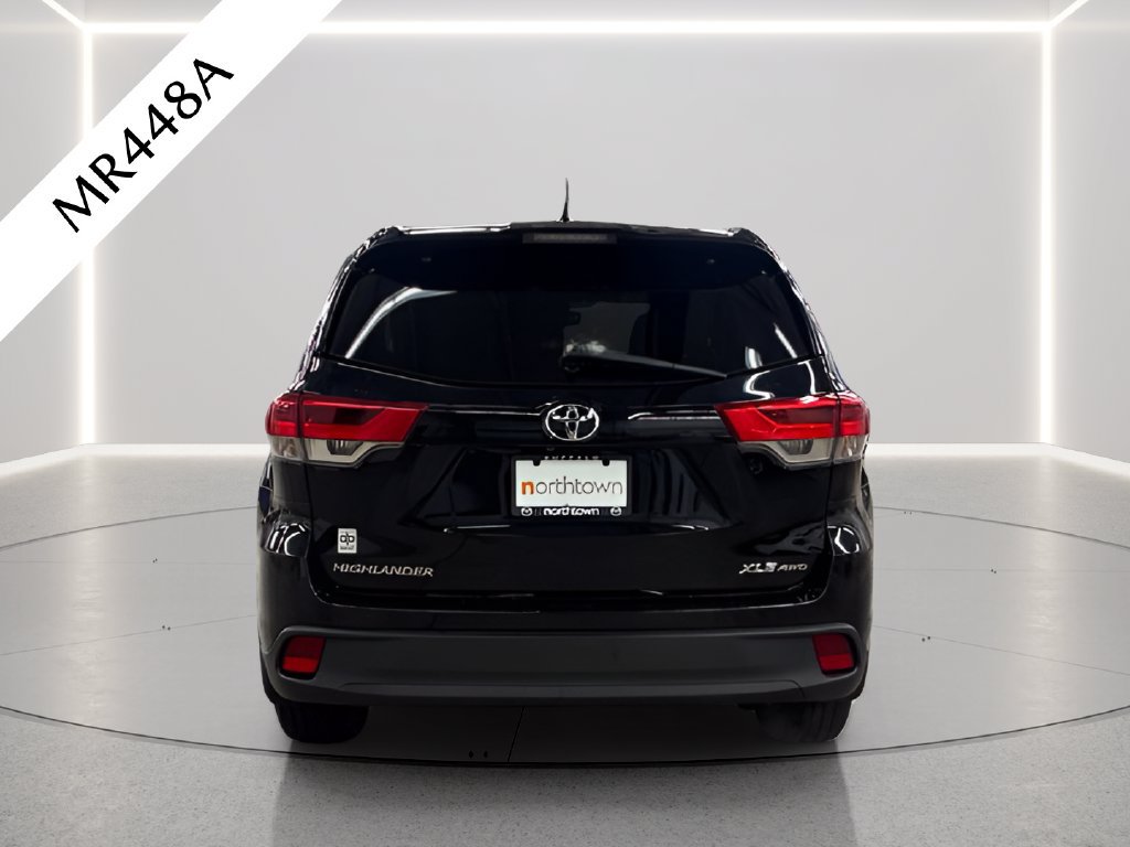 Used 2019 Toyota Highlander XLE AWD/4WD image 31