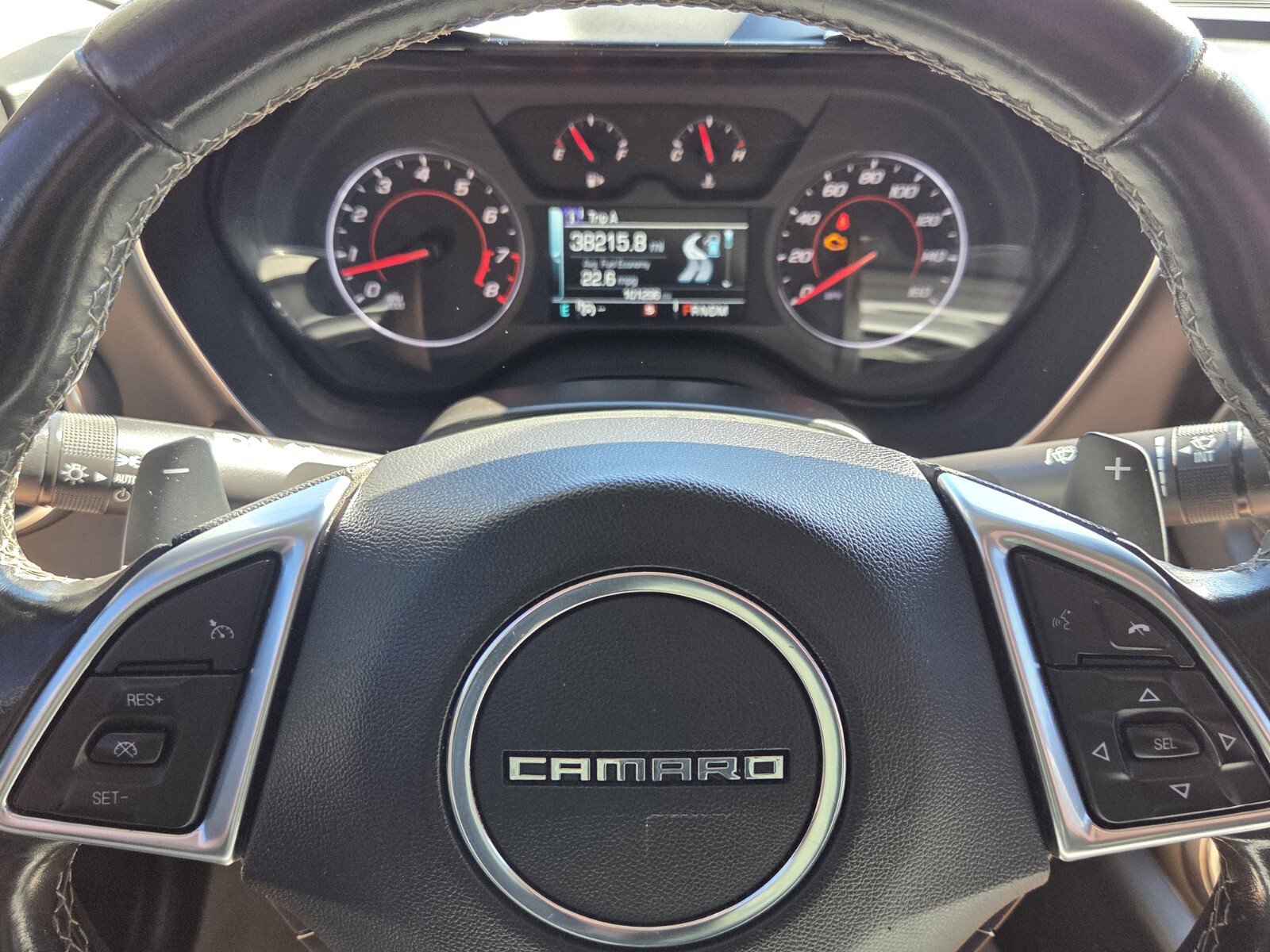 Used 2018 Chevrolet Camaro LT w/ Technology Package image 17