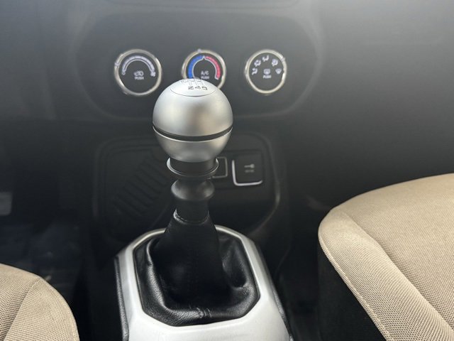 Used 2015 Jeep Renegade Sport w/ Power & Air Group image 20