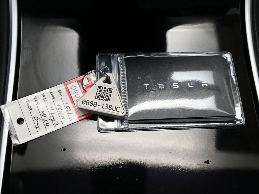 Used 2021 Tesla Model Y Long Range image 31