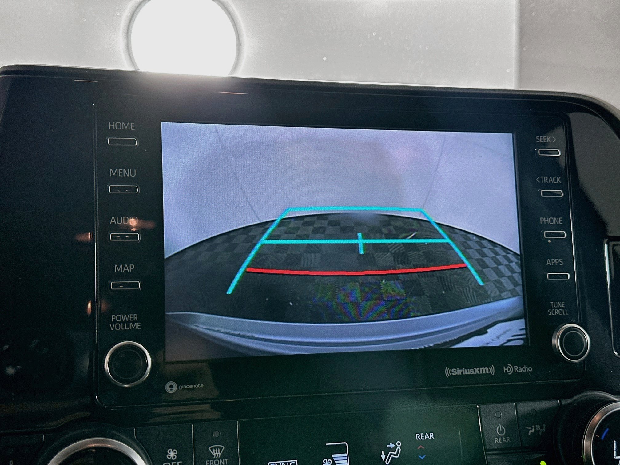 Used 2020 Toyota Highlander XLE FWD image 22