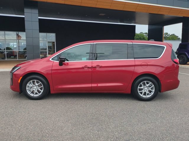 New 2027 Chrysler Pacifica Select FWD image 7