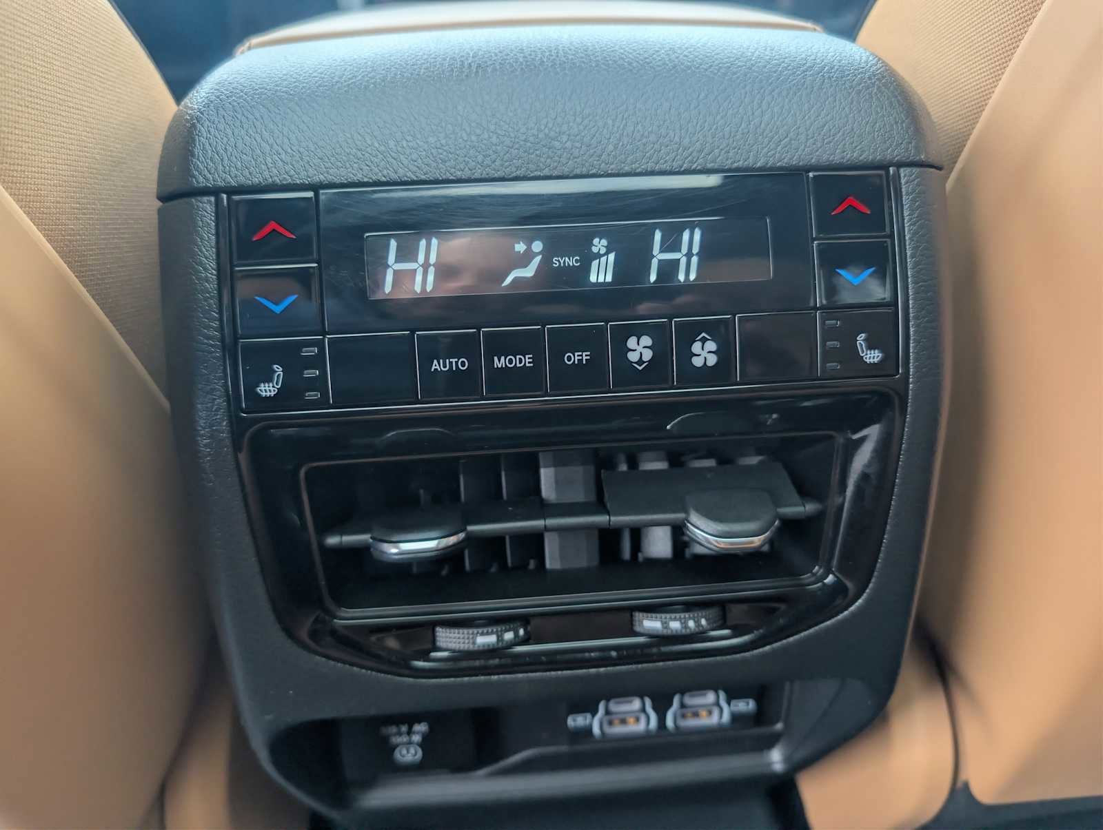 Used 2024 Jeep Grand Cherokee Summit w/ Advanced Protech Group IV image 26