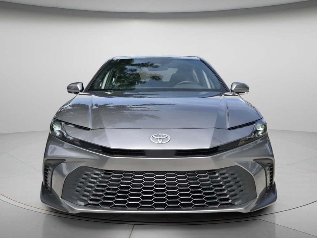 Used 2026 Toyota Camry SE FWD image 4