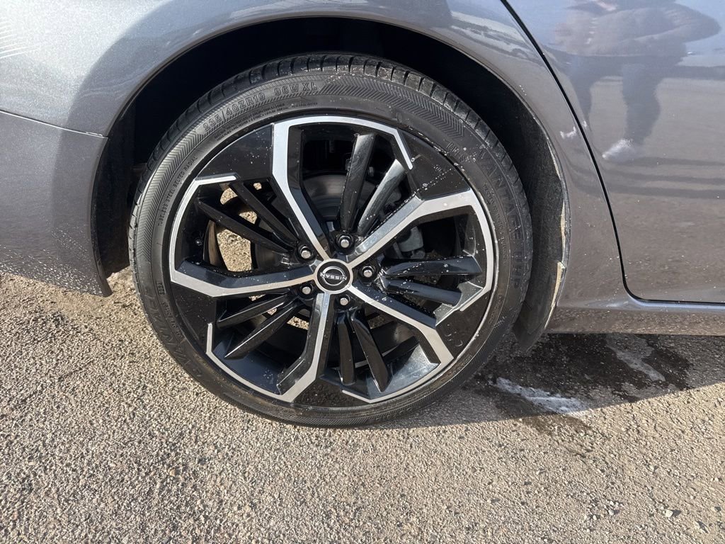 Used 2024 Nissan Altima 2.5 SR FWD image 13