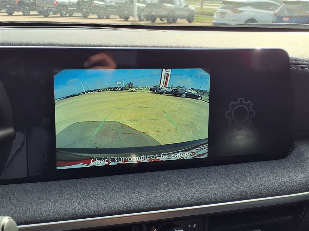 Certified 2025 Nissan Kicks SV AWD/4WD image 5