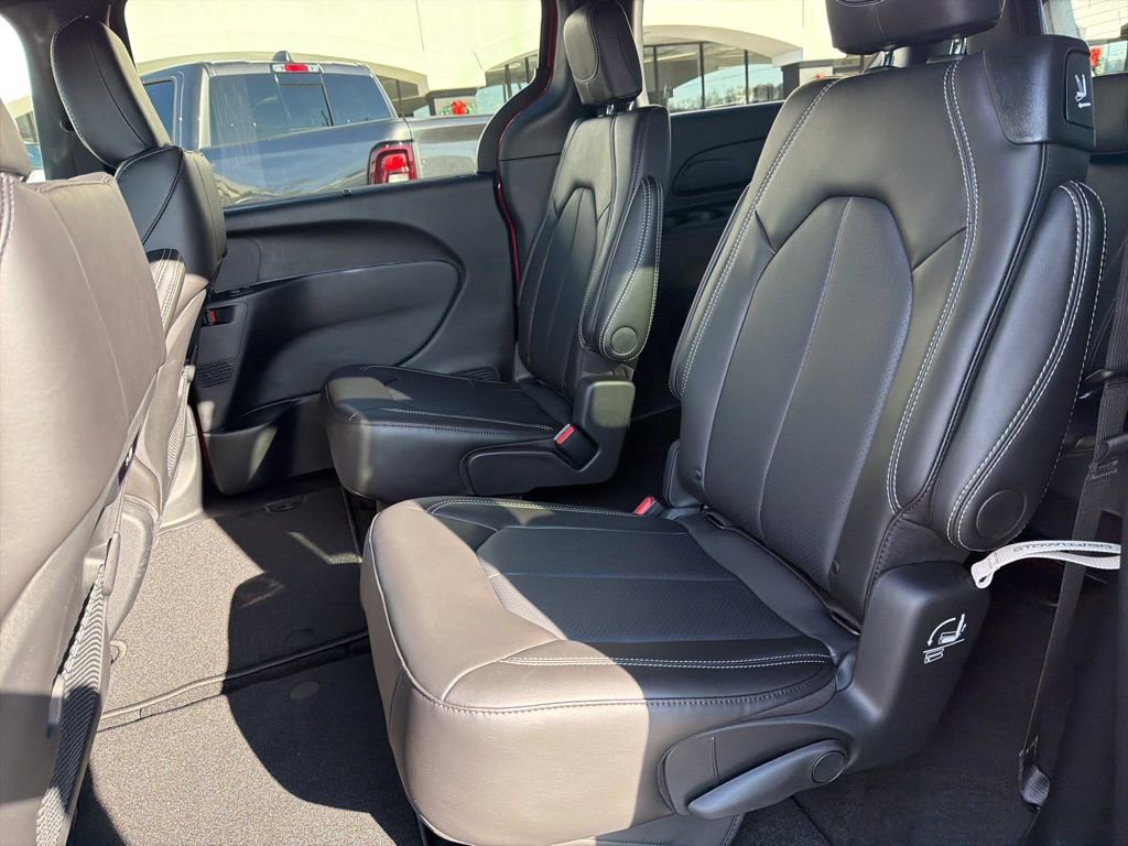 New 2026 Chrysler Pacifica Select FWD image 20