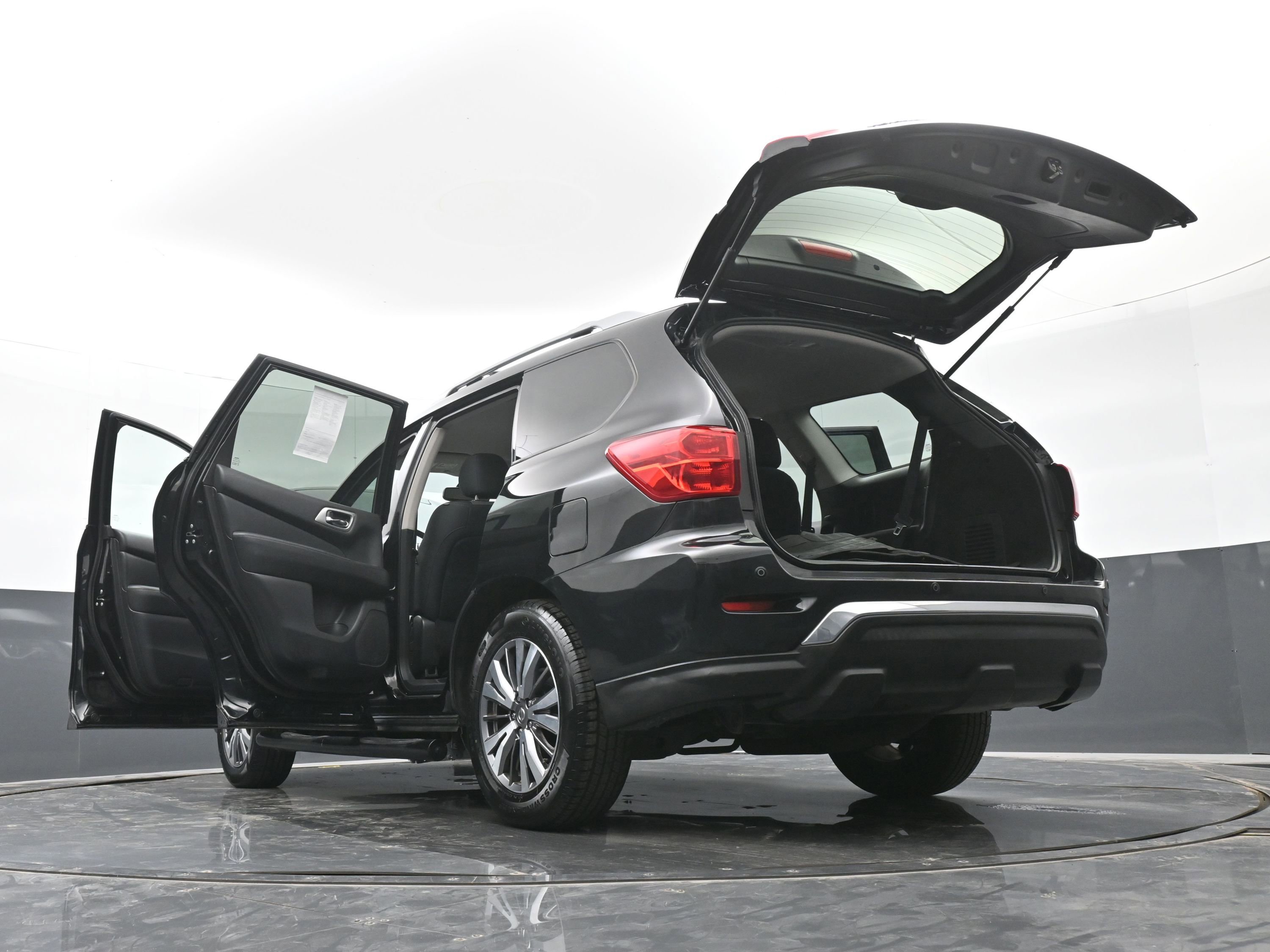 Used 2020 Nissan Pathfinder SV image 53