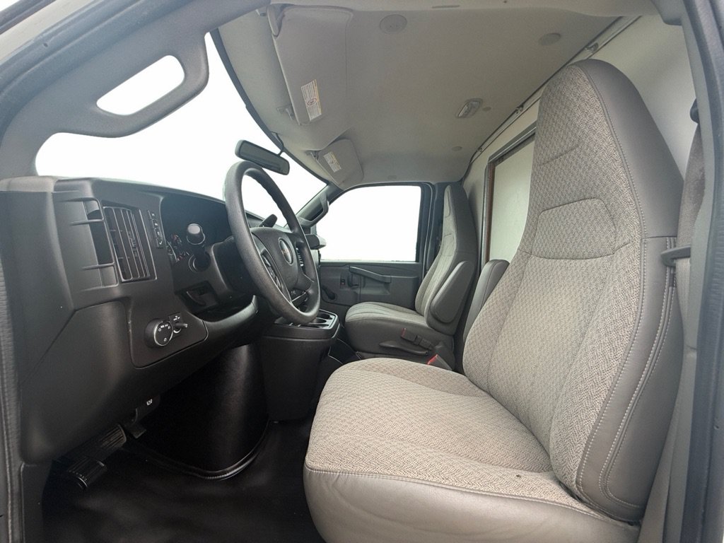 Used 2019 GMC Savana 3500 w/ Driver Convenience Package RWD image 8