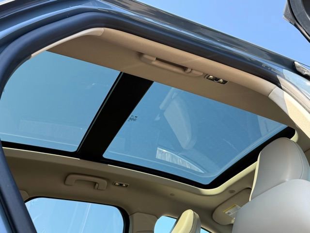 Used 2024 Lincoln Corsair Grand Touring image 5