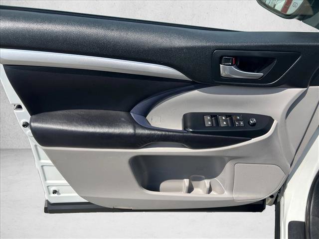 Certified 2017 Toyota Highlander XLE image 11