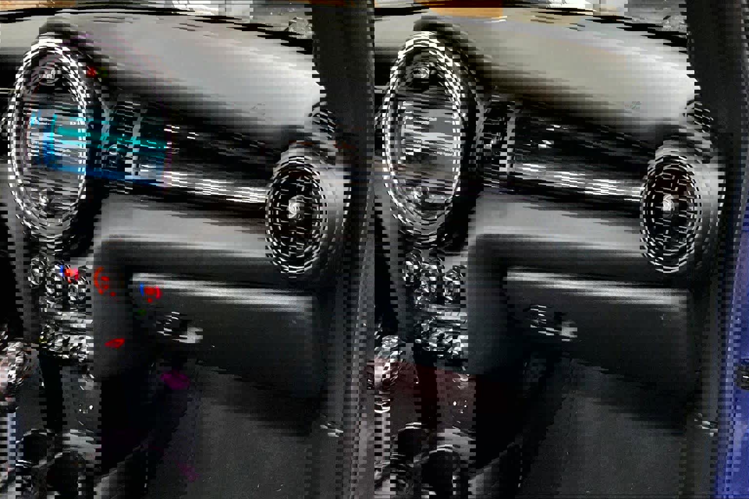 Used 2019 MINI Cooper S w/ Premium Package image 18