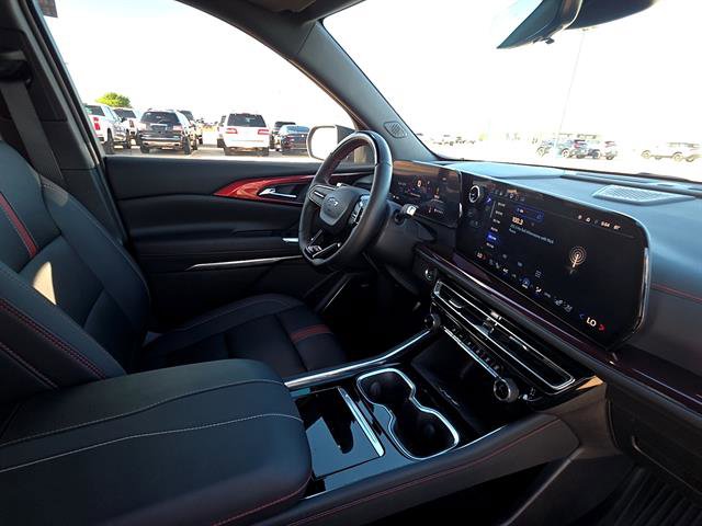 Used 2025 Chevrolet Traverse RS w/ LPO, Floor Liner Package FWD image 14