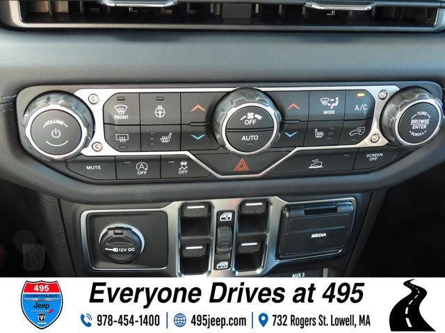 New 2026 Jeep Gladiator Rubicon w/ Steel Power Dome Hood Package AWD/4WD image 35