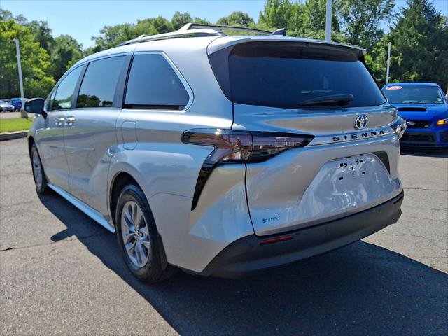 Certified 2025 Toyota Sienna XLE FWD image 23