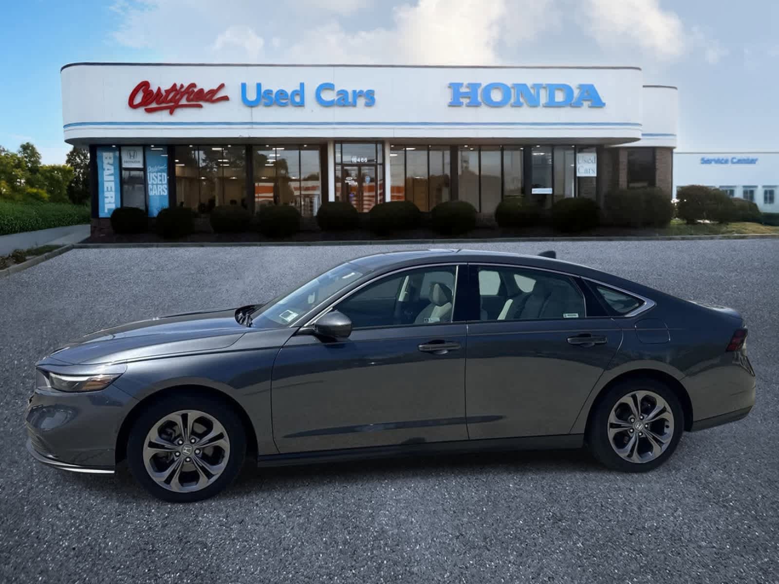 Used 2024 Honda Accord EX image 2