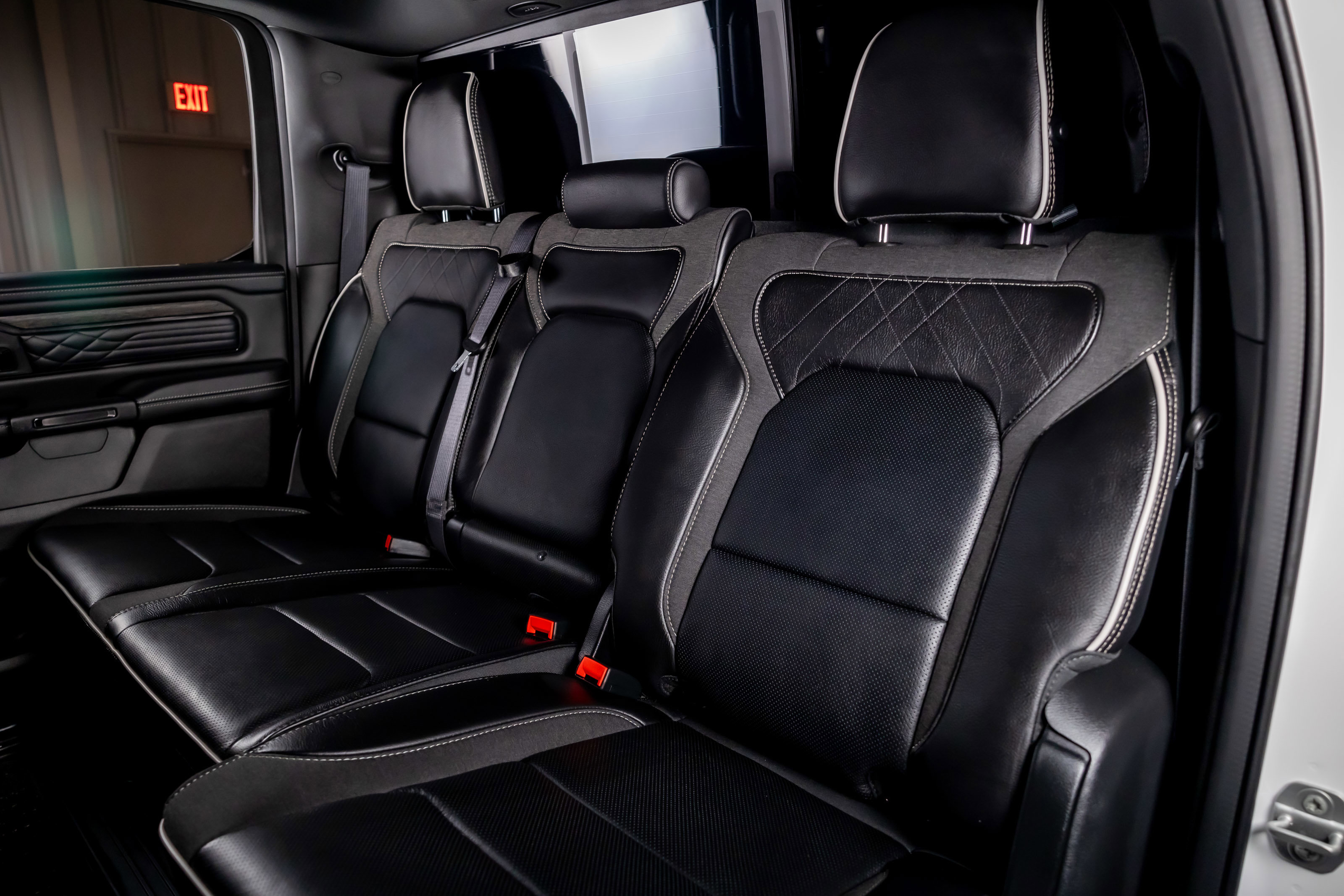 Used 2025 RAM 1500 Limited image 16