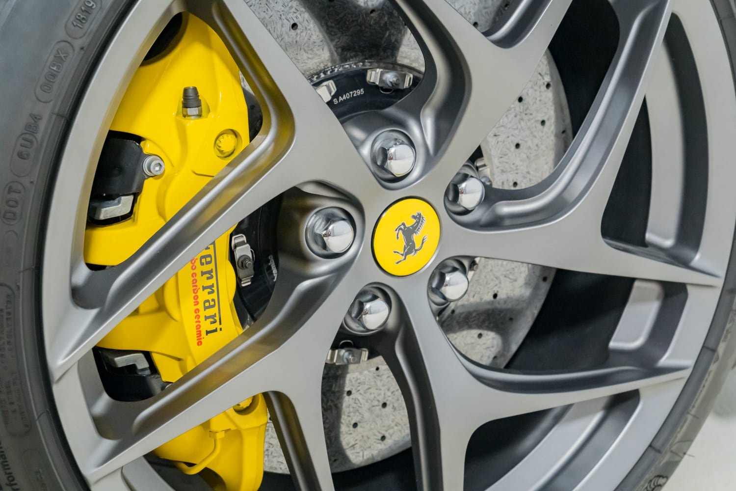 Certified 2020 Ferrari 812 Superfast RWD image 30